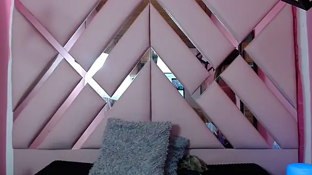 nathaly low1 online show from 03.19.25