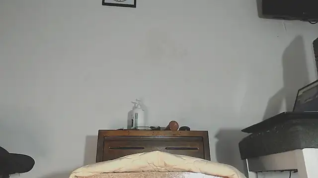 Snapshot of AngelBarbaro chatting on 05.29.26 AngelBarbaro online show from 05.29.26