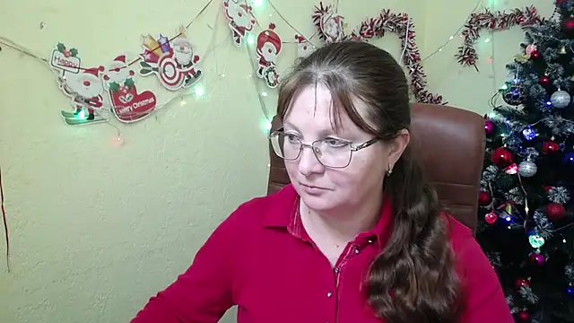 Snapshot of VanessaHotts chatting on 12.16.24 VanessaHotts online show from 12.16.24