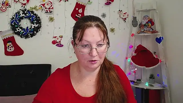 Snapshot of VanessaHotts chatting on 12.26.24 VanessaHotts online show from 12.26.24