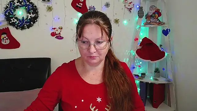 Snapshot of VanessaHotts chatting on 12.26.24 VanessaHotts online show from 12.26.24