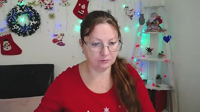 Snapshot of VanessaHotts chatting on 12.27.24 VanessaHotts online show from 12.27.24