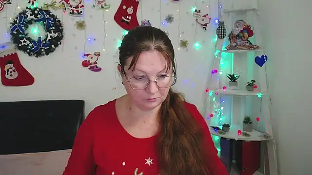 Snapshot of VanessaHotts chatting on 12.27.24 VanessaHotts online show from 12.27.24