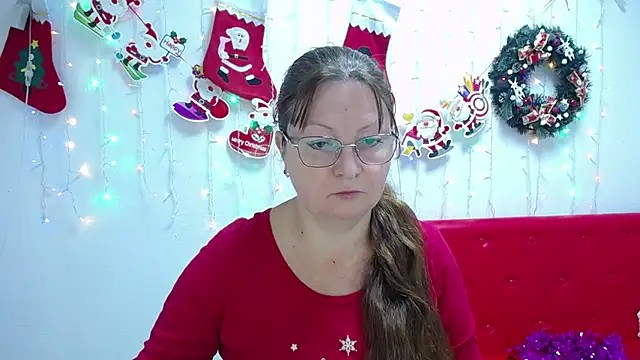 Snapshot of VanessaHotts chatting on 12.28.24 VanessaHotts online show from 12.28.24