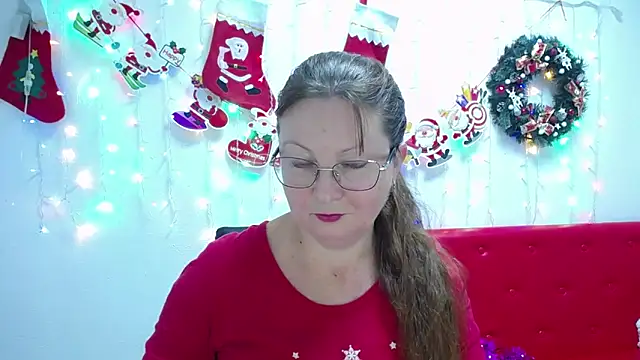 Snapshot of VanessaHotts chatting on 12.28.24 VanessaHotts online show from 12.28.24