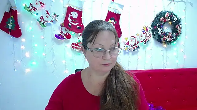 Snapshot of VanessaHotts chatting on 12.28.24 VanessaHotts online show from 12.28.24