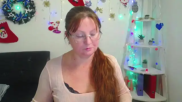 Snapshot of VanessaHotts chatting on 01.07.25 VanessaHotts online show from 01.07.25