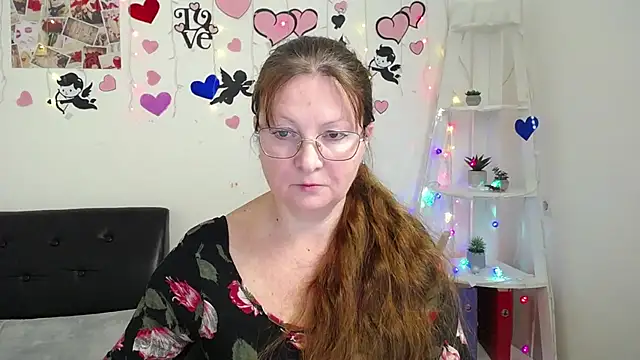 Snapshot of VanessaHotts chatting on 01.28.25 VanessaHotts online show from 01.28.25
