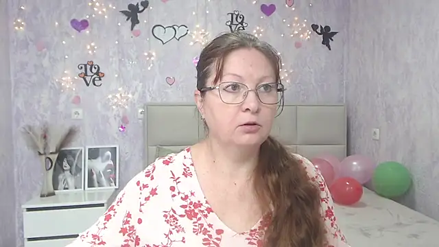 Snapshot of VanessaHotts chatting on 02.01.25 VanessaHotts online show from 02.01.25