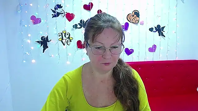 Snapshot of VanessaHotts chatting on 02.10.25 VanessaHotts online show from 02.10.25