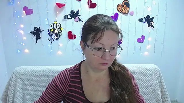 Snapshot of VanessaHotts chatting on 02.12.25 VanessaHotts online show from 02.12.25