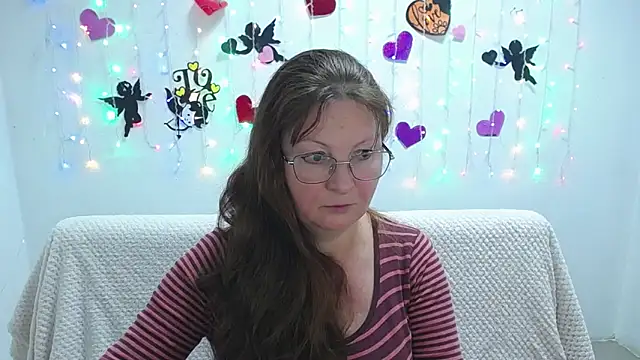 Snapshot of VanessaHotts chatting on 02.12.25 VanessaHotts online show from 02.12.25