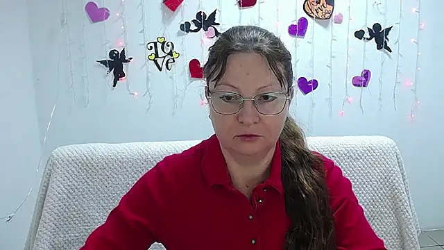 Snapshot of VanessaHotts chatting on 02.21.25 VanessaHotts online show from 02.21.25
