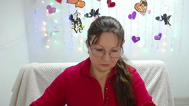 Snapshot of VanessaHotts chatting on 02.28.25 VanessaHotts online show from 02.28.25