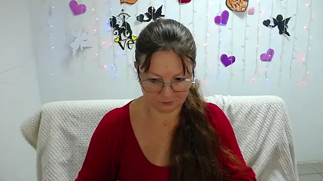Snapshot of VanessaHotts chatting on 03.01.25 VanessaHotts online show from 03.01.25