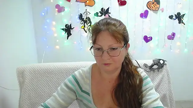Snapshot of VanessaHotts chatting on 03.03.25 VanessaHotts online show from 03.03.25