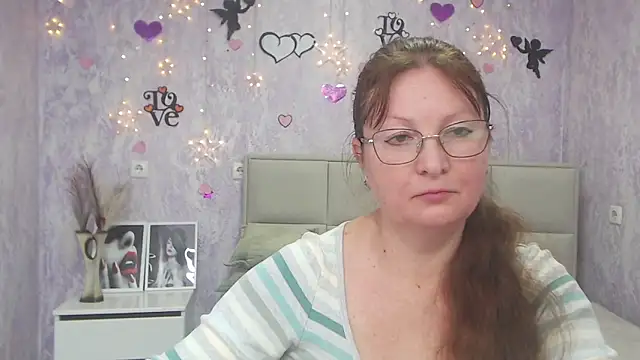 Snapshot of VanessaHotts chatting on 03.05.25 VanessaHotts online show from 03.05.25