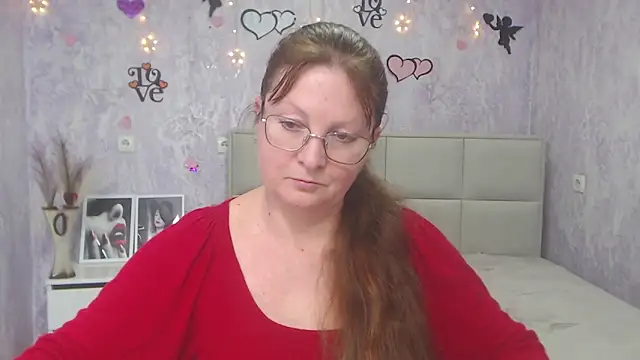 Snapshot of VanessaHotts chatting on 03.07.25 VanessaHotts online show from 03.07.25