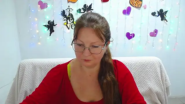 Snapshot of VanessaHotts chatting on 03.12.25 VanessaHotts online show from 03.12.25