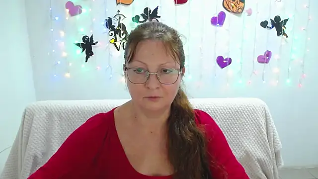 Snapshot of VanessaHotts chatting on 03.12.25 VanessaHotts online show from 03.12.25