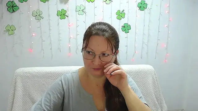 Snapshot of VanessaHotts chatting on 03.22.25 VanessaHotts online show from 03.22.25