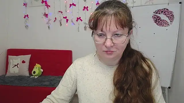 Snapshot of VanessaHotts chatting on 04.22.26 VanessaHotts online show from 04.22.26