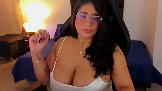 Snapshot of Jenny_Carters chatting on 05.26.26 Jenny Carters online show from 05.26.26