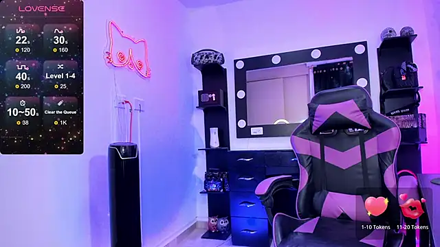 miss kitty online show from 11.29.25