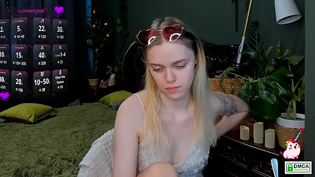 Snapshot of lady_bellaa chatting on 12.13.24 lady bellaa online show from 12.13.24