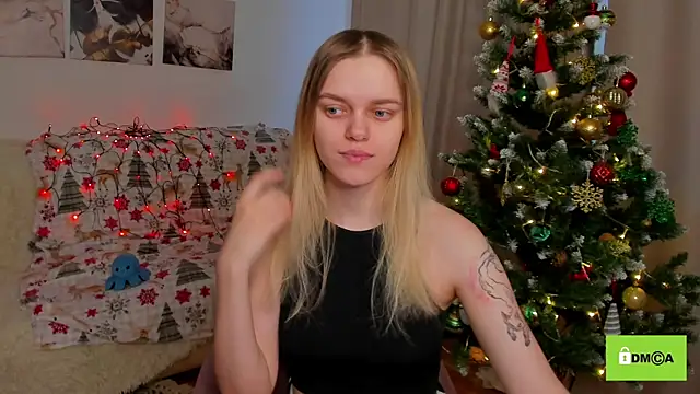 Snapshot of lady_bellaa chatting on 12.29.24 lady bellaa online show from 12.29.24