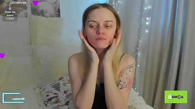 Snapshot of lady_bellaa chatting on 02.08.25 lady bellaa online show from 02.08.25