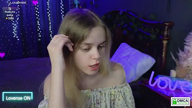 Snapshot of lady_bellaa chatting on 02.11.25 lady bellaa online show from 02.11.25