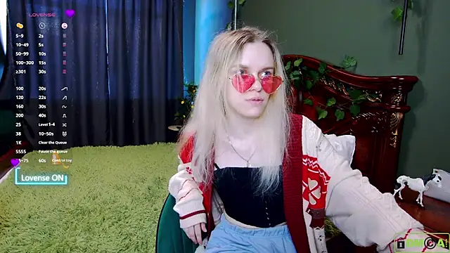 Snapshot of lady_bellaa chatting on 10.18.25 lady bellaa online show from 10.18.25