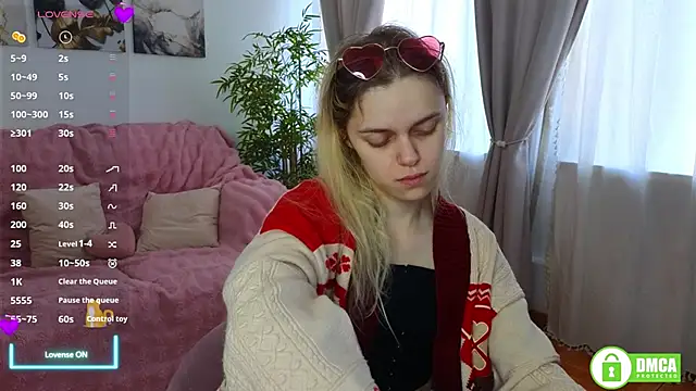 Snapshot of lady_bellaa chatting on 10.19.25 lady bellaa online show from 10.19.25