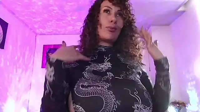 Snapshot of chanell_tattoo chatting on 01.22.25 chanell tattoo online show from 01.22.25