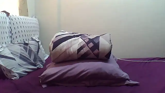 AddictiveAssCurves online show from 10.04.25