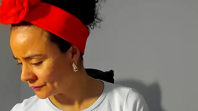 Snapshot of Sami_Hotie1 chatting on 09.14.25 Sami Hotie1 online show from 09.14.25