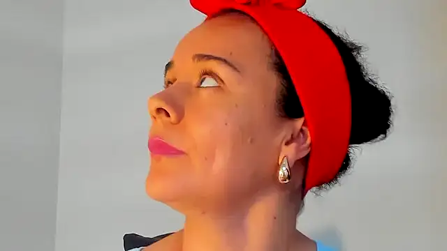 Snapshot of Sami_Hotie1 chatting on 09.19.25 Sami Hotie1 online show from 09.19.25