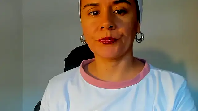 Snapshot of Sami_Hotie1 chatting on 11.04.25 Sami Hotie1 online show from 11.04.25