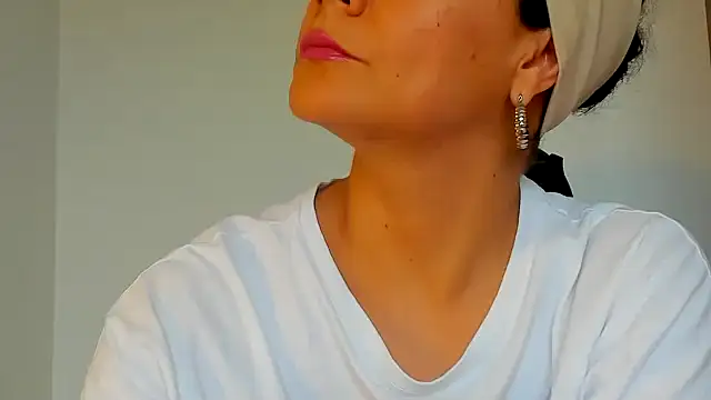 Snapshot of Sami_Hotie1 chatting on 11.10.25 Sami Hotie1 online show from 11.10.25