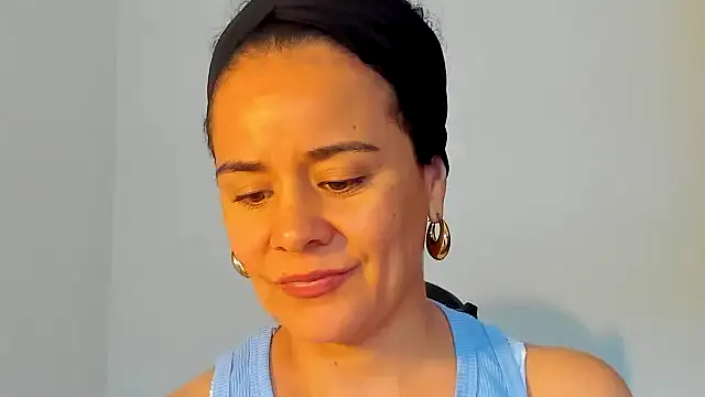 Snapshot of Sami_Hotie1 chatting on 11.16.25 Sami Hotie1 online show from 11.16.25