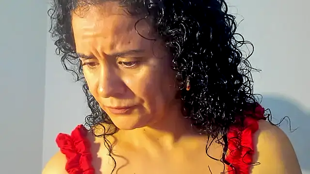 Snapshot of Sami_Hotie1 chatting on 11.18.25 Sami Hotie1 online show from 11.18.25