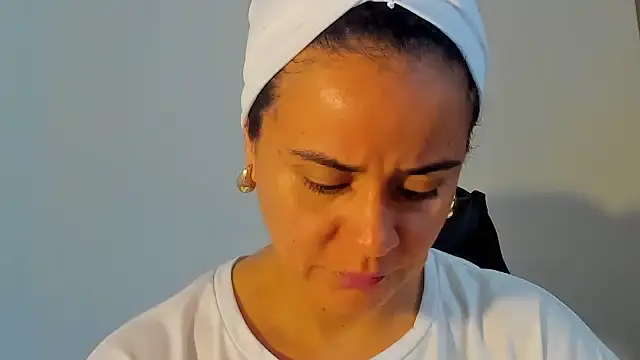 Snapshot of Sami_Hotie1 chatting on 12.01.25 Sami Hotie1 online show from 12.01.25