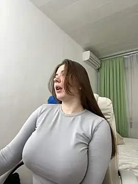 Snapshot of __Samer_ chatting on 10.21.25 Samer online show from 10.21.25