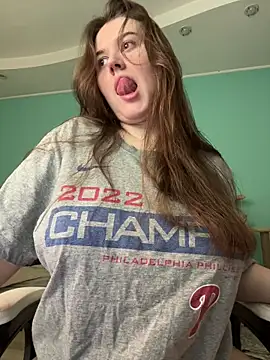 Snapshot of __Samer_ chatting on 11.19.25 Samer online show from 11.19.25