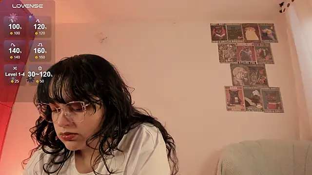 Snapshot of lylah_brosst chatting on 03.19.25 lylah brosst online show from 03.19.25