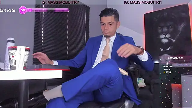 Snapshot of massimo_g chatting on 12.11.24 massimo g online show from 12.11.24
