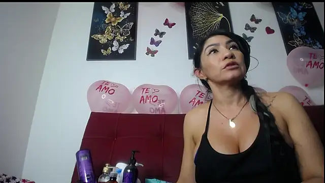 luzcastillo07 online show from 02.19.25