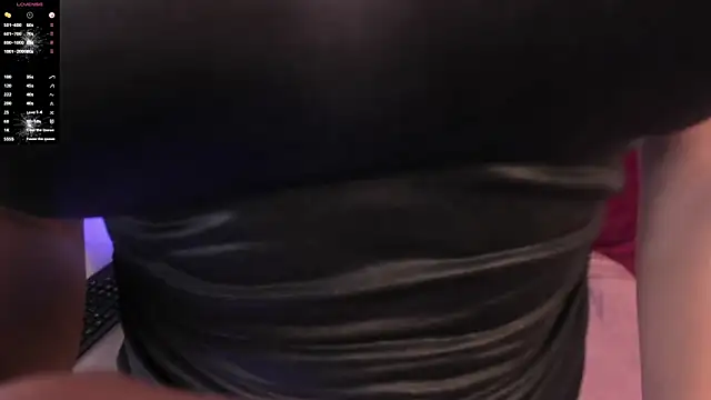 Snapshot of sharon_pretty12 chatting on 02.01.25 sharon pretty12 online show from 02.01.25