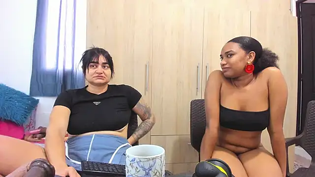 Snapshot of andreita_trujillos chatting on 10.07.25 andreita trujillos online show from 10.07.25